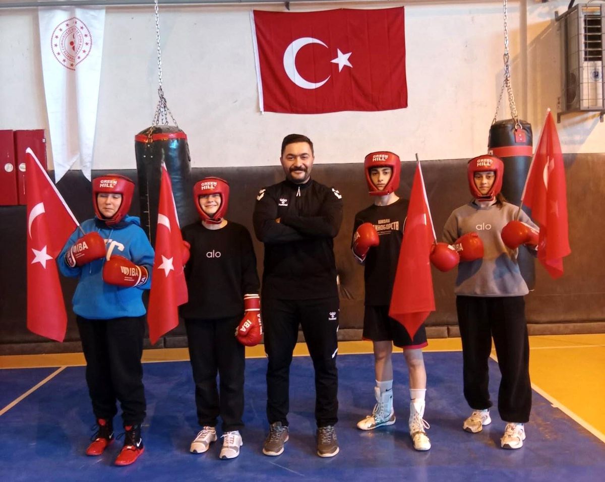 Arpalı'dan 4 sporcu Türkiye Boks Şampiyonası finallerine katılacak