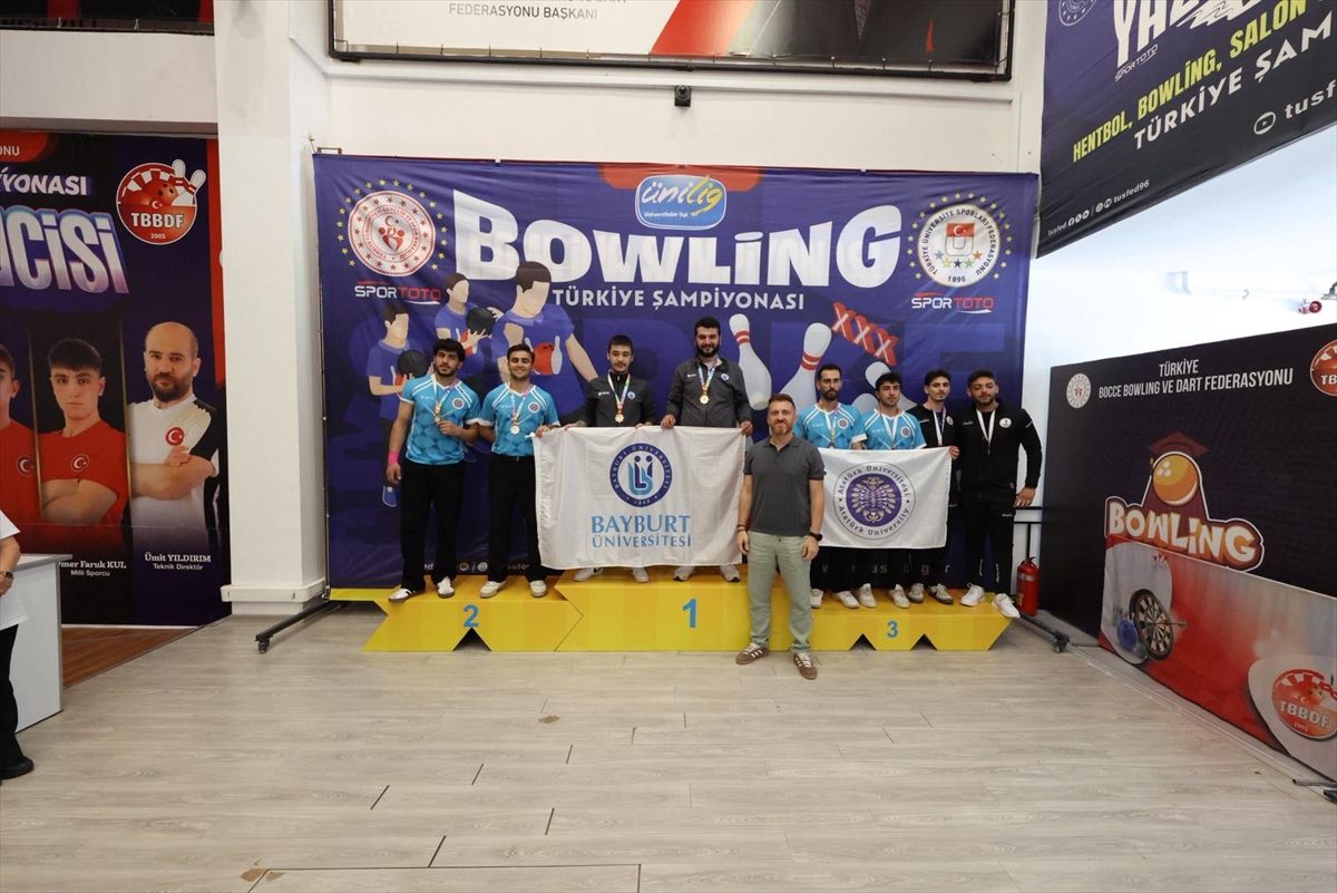 Bayburt Üniversitesi bowling takımı 10 madalya kazandı