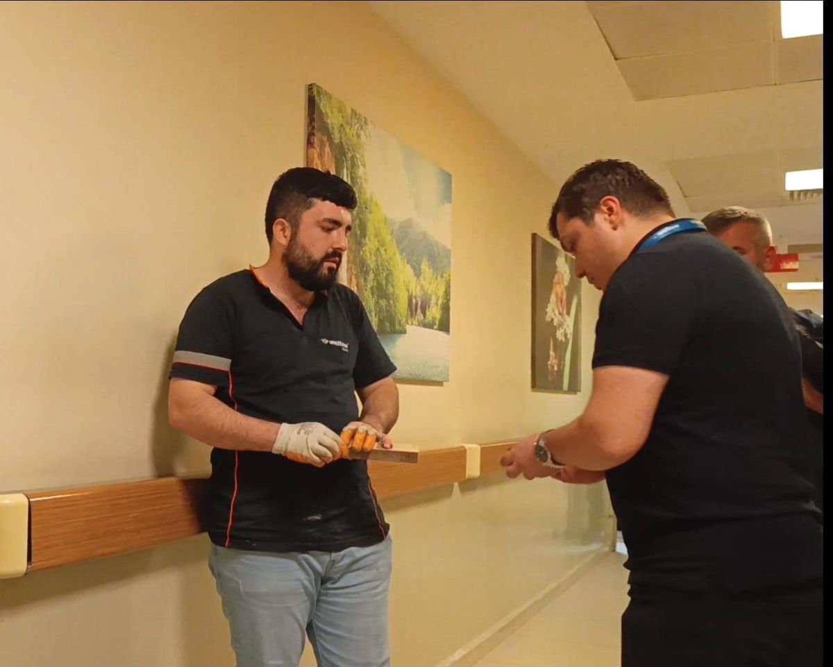 İnegöl'de mobilya fabrikasında iş kazası sonucu eline çivi saplanan işçi hastaneye kaldırıldı.