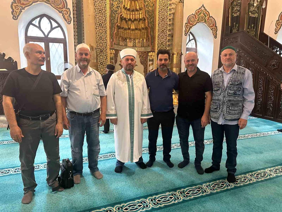 Bursa Orhan Camii'nde işaret diliyle hutbe anlatımı