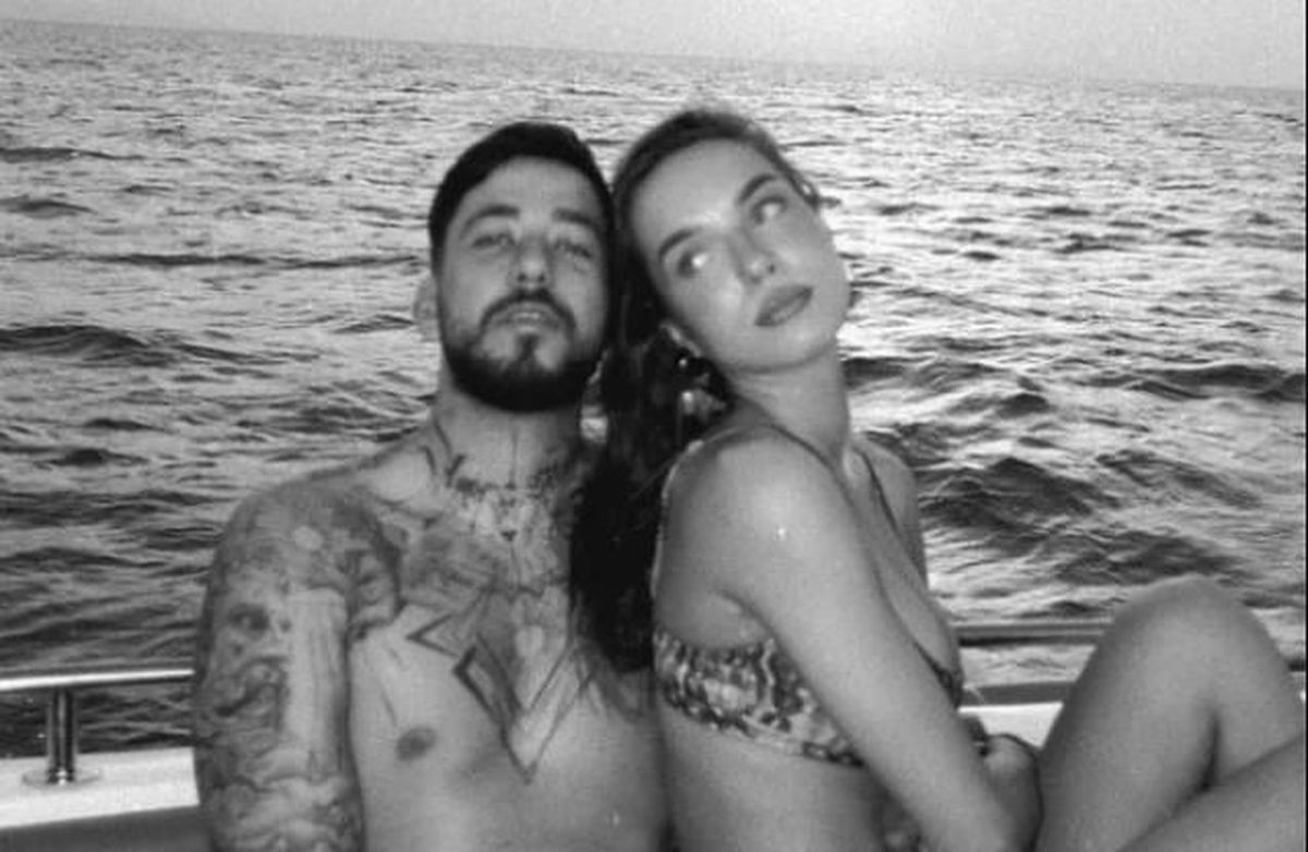 Ünlü DJ Mahmut Orhan ve sevgilisi olduğu iddia edilen Daria Yakubchik'in birlikte çekilmiş bir fotoğrafı.