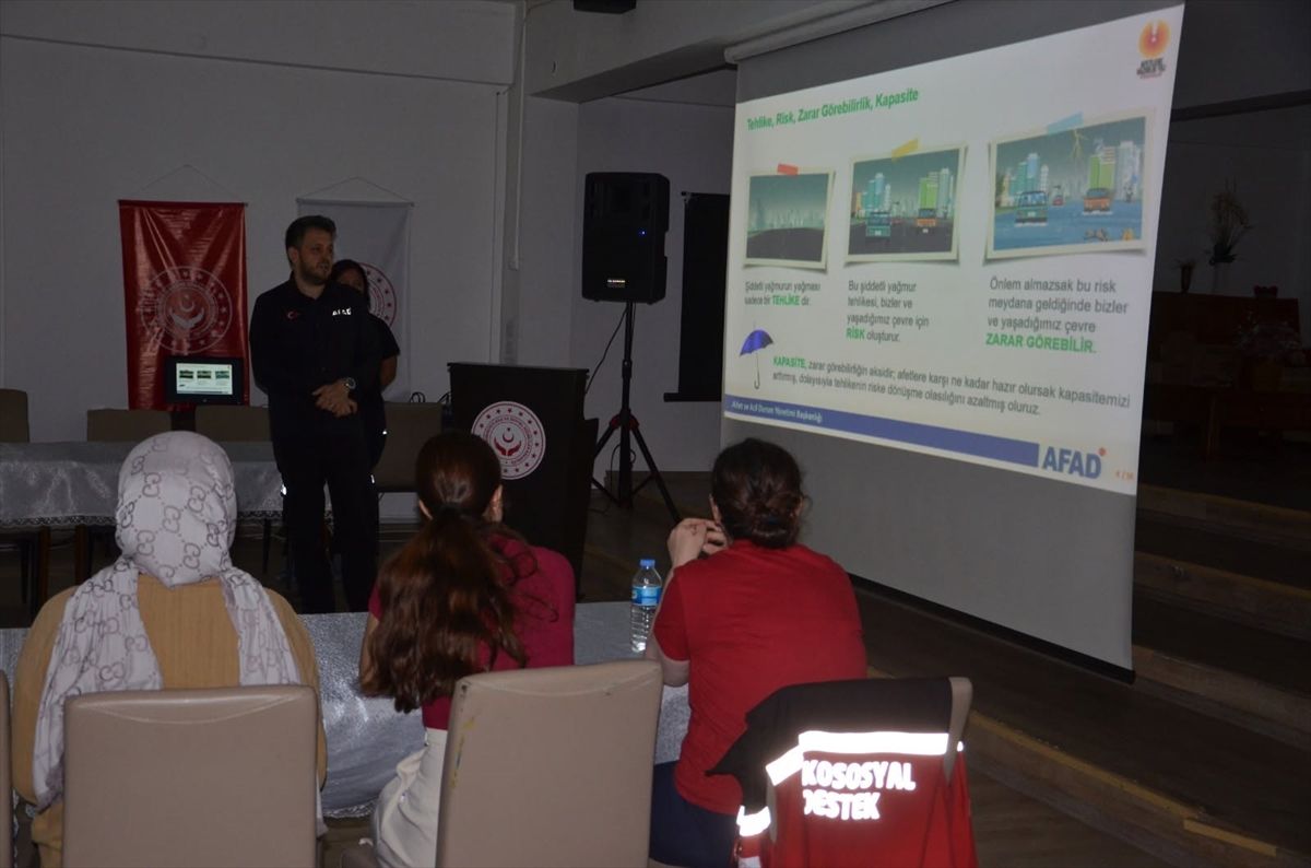 Edirne Aile ve Sosyal Hizmetler personeline afet bilinci eğitimi