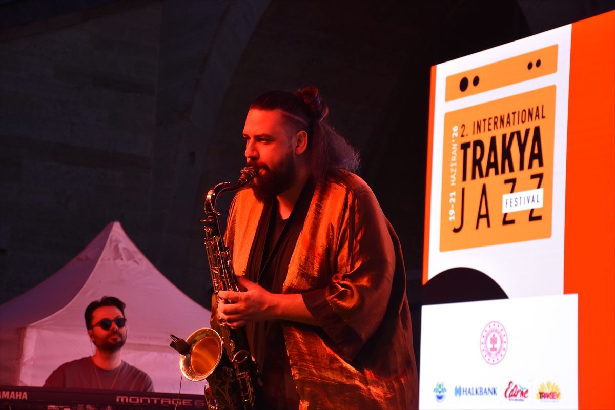 Edirne'de düzenlenen 2. Uluslararası Trakya Caz Festivali'nde Anıl Şallıel konser verdi