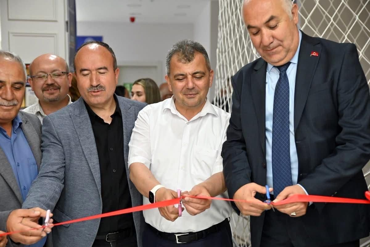 Emirdağ Mithatpaşa Ortaokulu'ndan 'Sanat Şöleni'