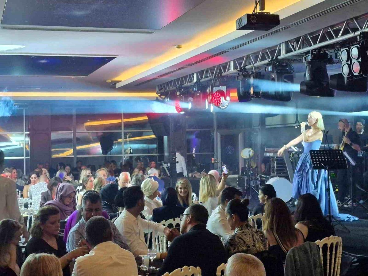 Ferhat Göçer ve Ömür Gedik'ten konser