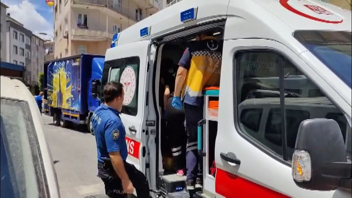 Güngören'de kentsel dönüşüm binasında patlama sonrası müdahale
