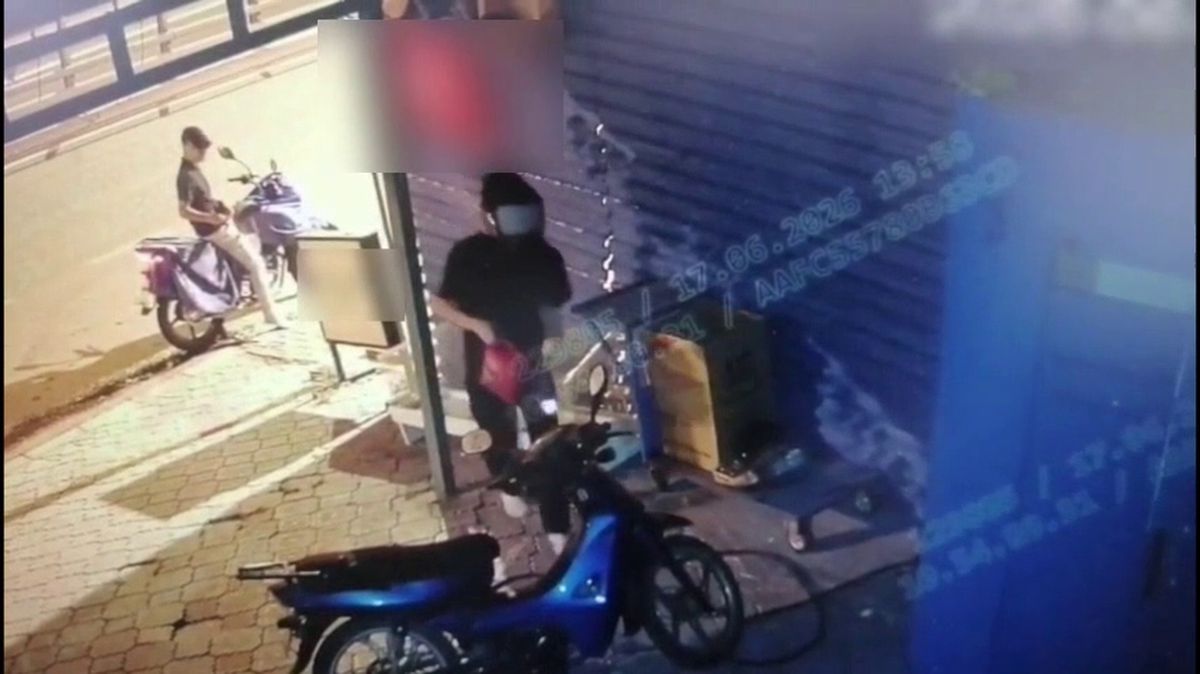 Sakarya'da kundaklanan iş yerinden genel görünüm