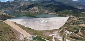 İzmir'de tam doluluğa ulaşan Rahmanlar Barajı'nda su tahliyesi yapılıyor