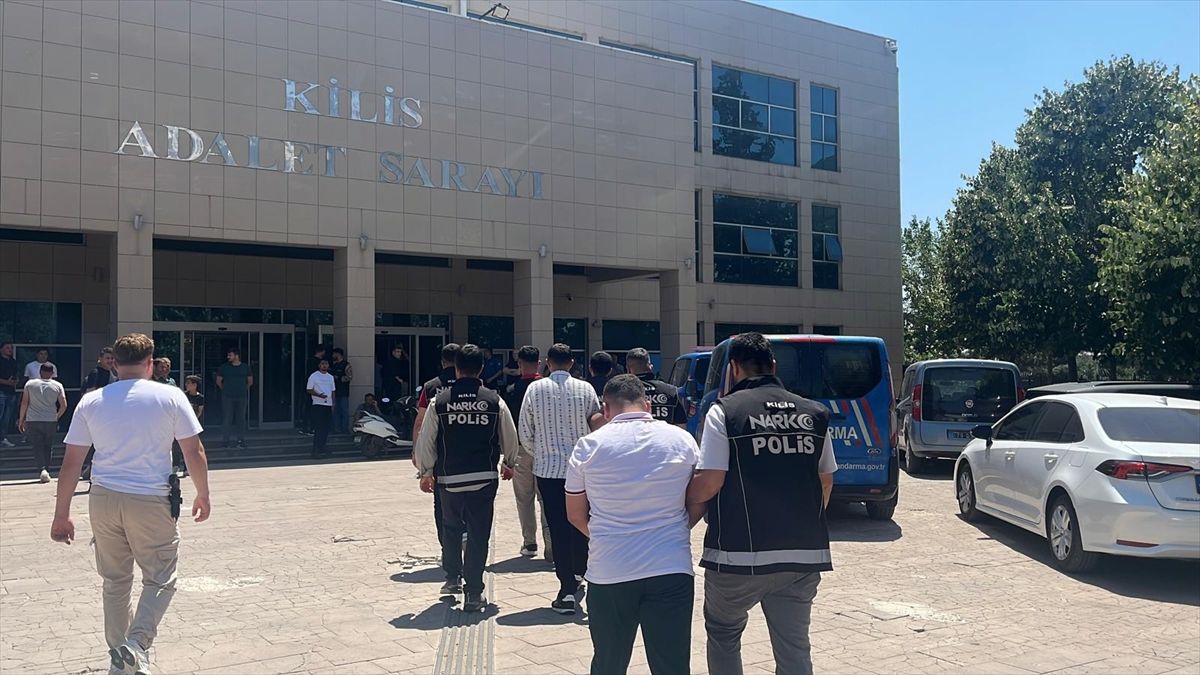 Kilis'te uyuşturucu operasyonunda 3 zanlı tutuklandı