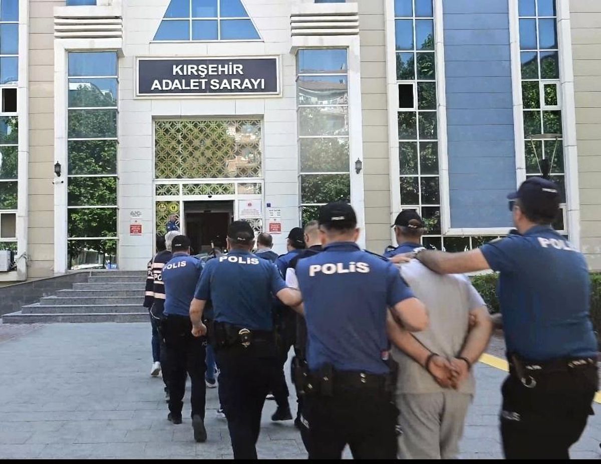 Kırşehir'de hırsızlık operasyonu sonrası polis ekiplerinin çalışması