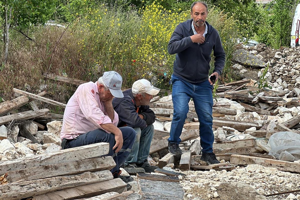 Kütahya'da inşaat iskelesinin çökmesi sonucu 2 işçi öldü, 2 işçi yaralandı