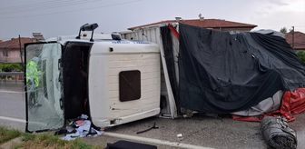 Manisa'da 3 aracın karıştığı kazada 2 kişi öldü, 4 kişi yaralandı