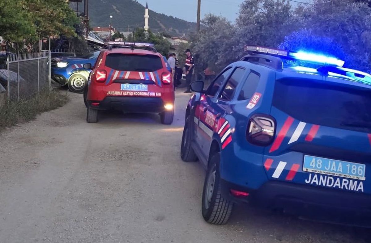 Fethiye'de yaşanan silahlı kavga sonrasında olay yerinde jandarma inceleme yaptı.