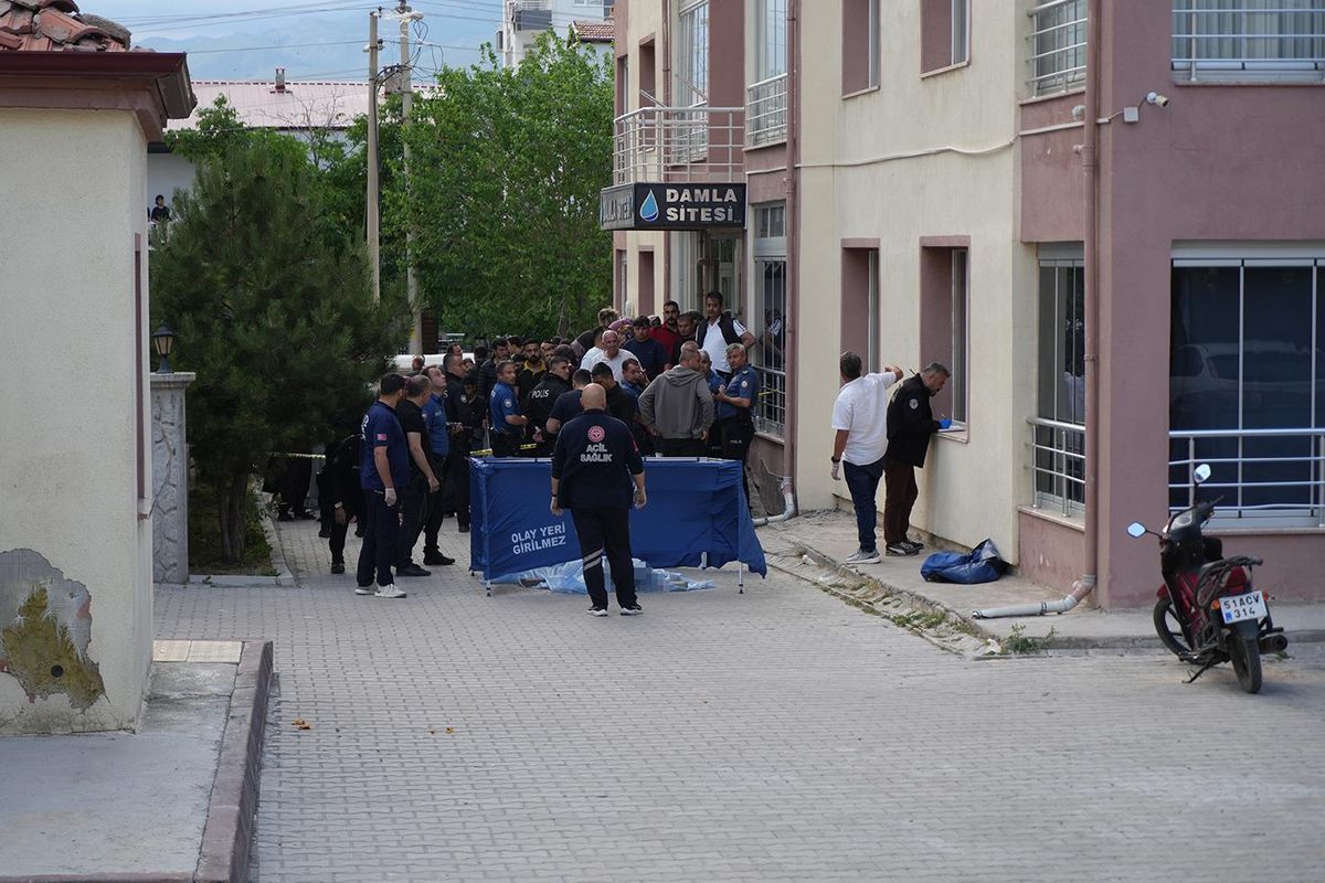 Niğde'de apartmanın 10'ncu katından düşen genç hayatını kaybetti