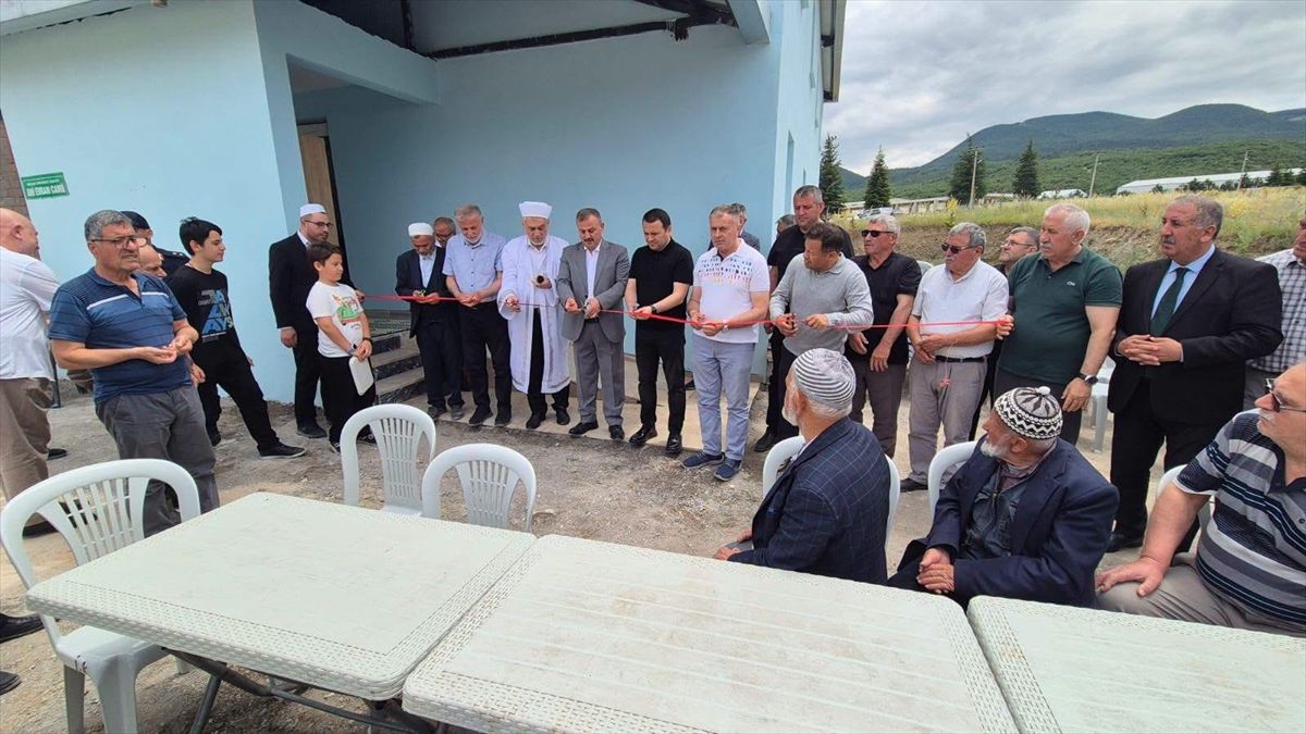 Niksar OSB'de yapımı tamamlanan Ahi Evran Camisi ibadete açıldı