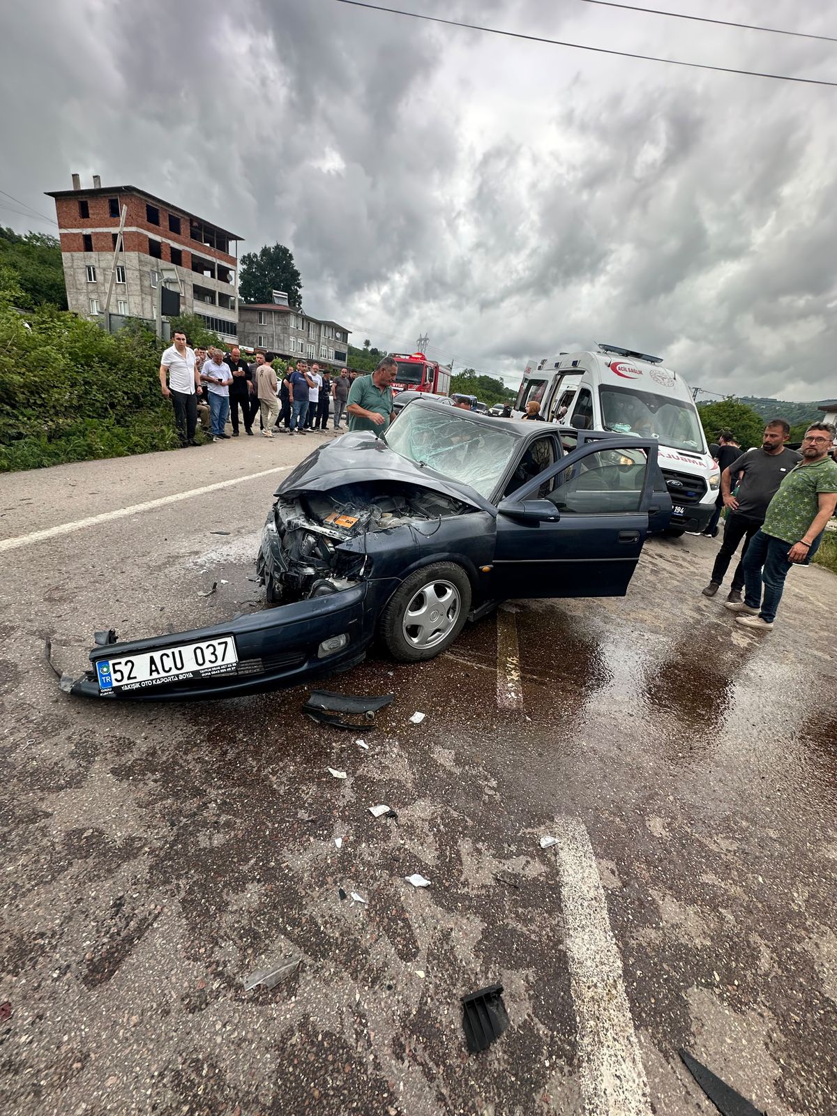 Fatsa'da iki otomobilin çarpışması sonucu meydana gelen trafik kazası