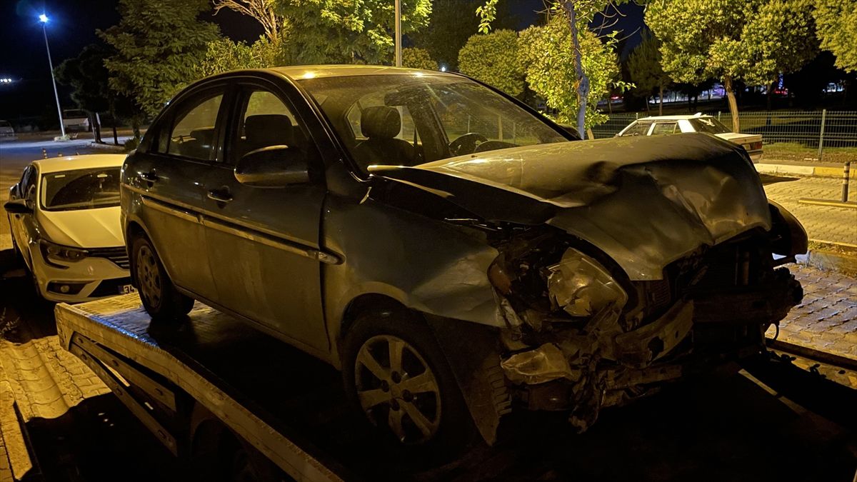Şanlıurfa'da iki otomobilin çarpıştığı kazada 7 kişi yaralandı