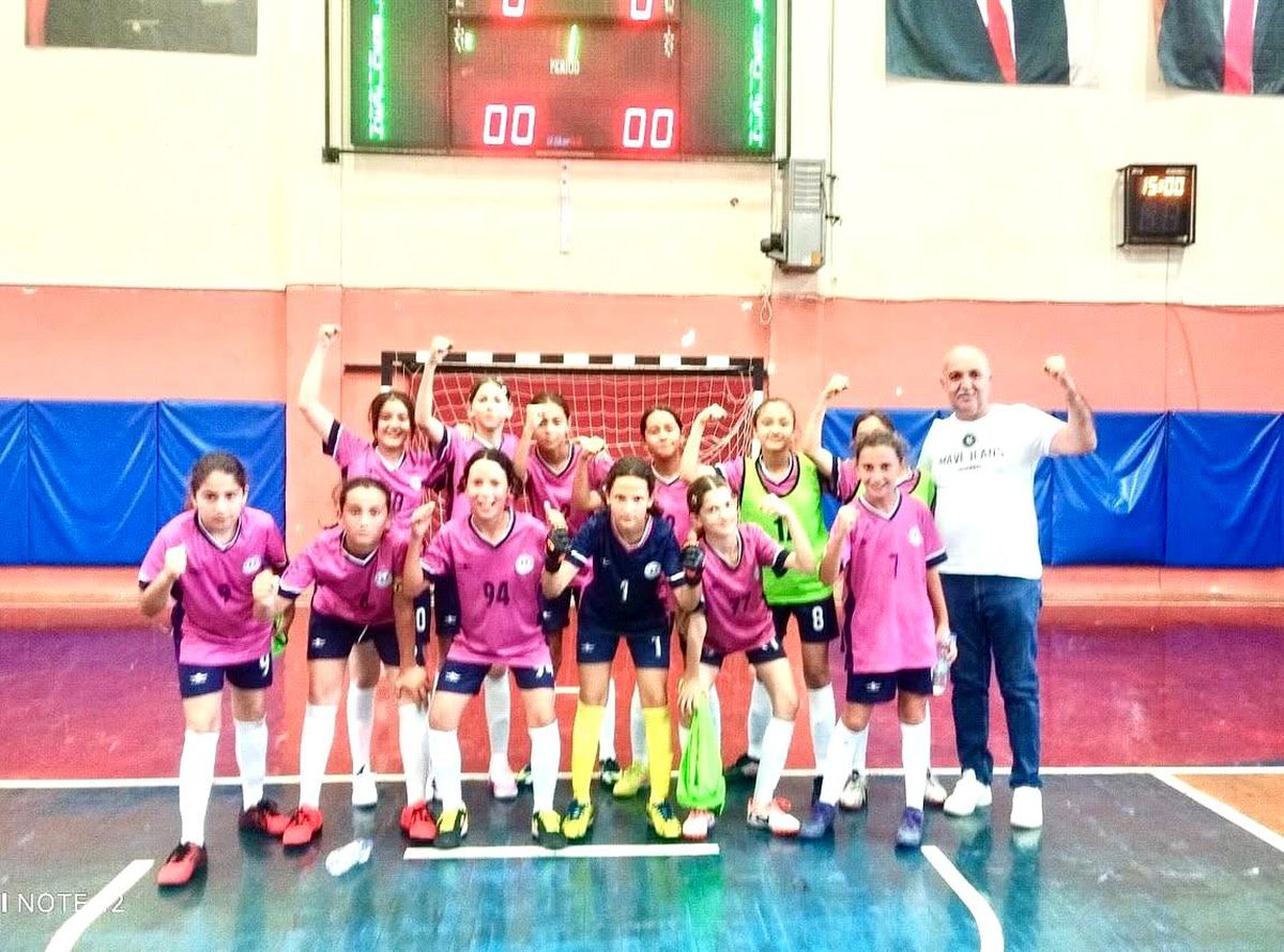 Şehit Rıfat Tunçbilek Ortaokulu'ndan futsalda büyük başarı