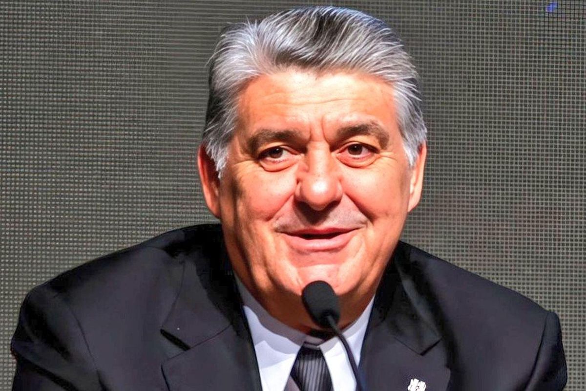 Beşiktaş Başkanı Serdal Adalı, Juventus'un yıldız golcüsü Dusan Vlahovic'in transferi için oyuncuya mesaj gönderdi.