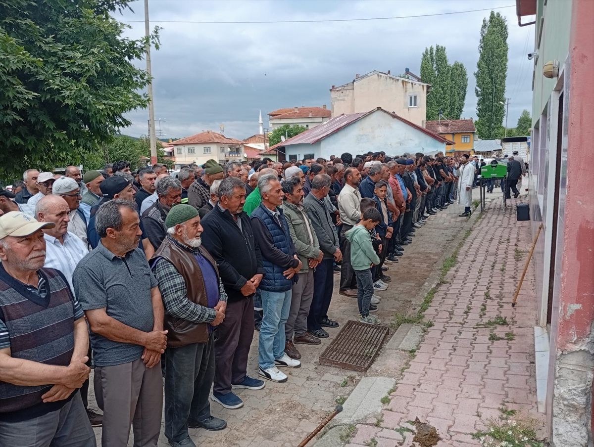 Tokat'ta iş kazasında hayatını kaybeden gencin cenazesi toprağa verildi