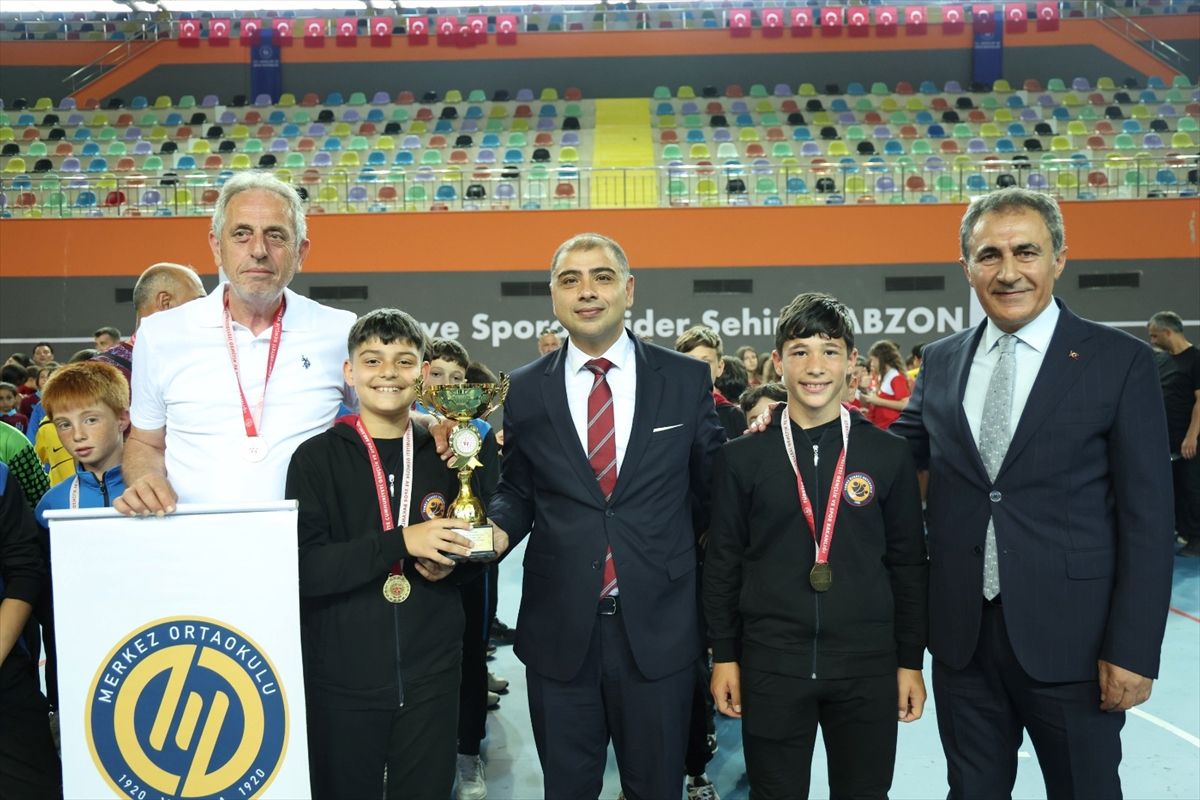 Trabzon'da 'Okul Sporları Ödül Töreni' düzenlendi