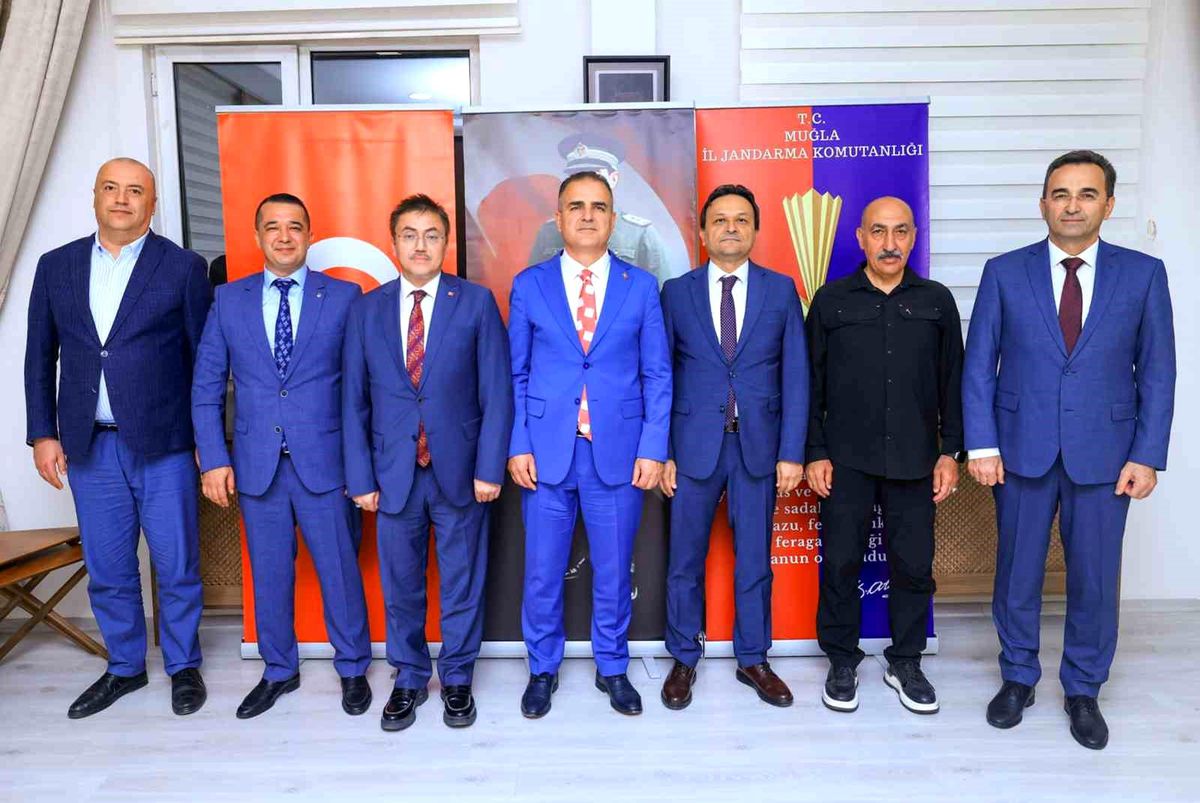 Vali Akbıyık, tayini çıkan yargı mensupları için düzenlenen veda programına katıldı