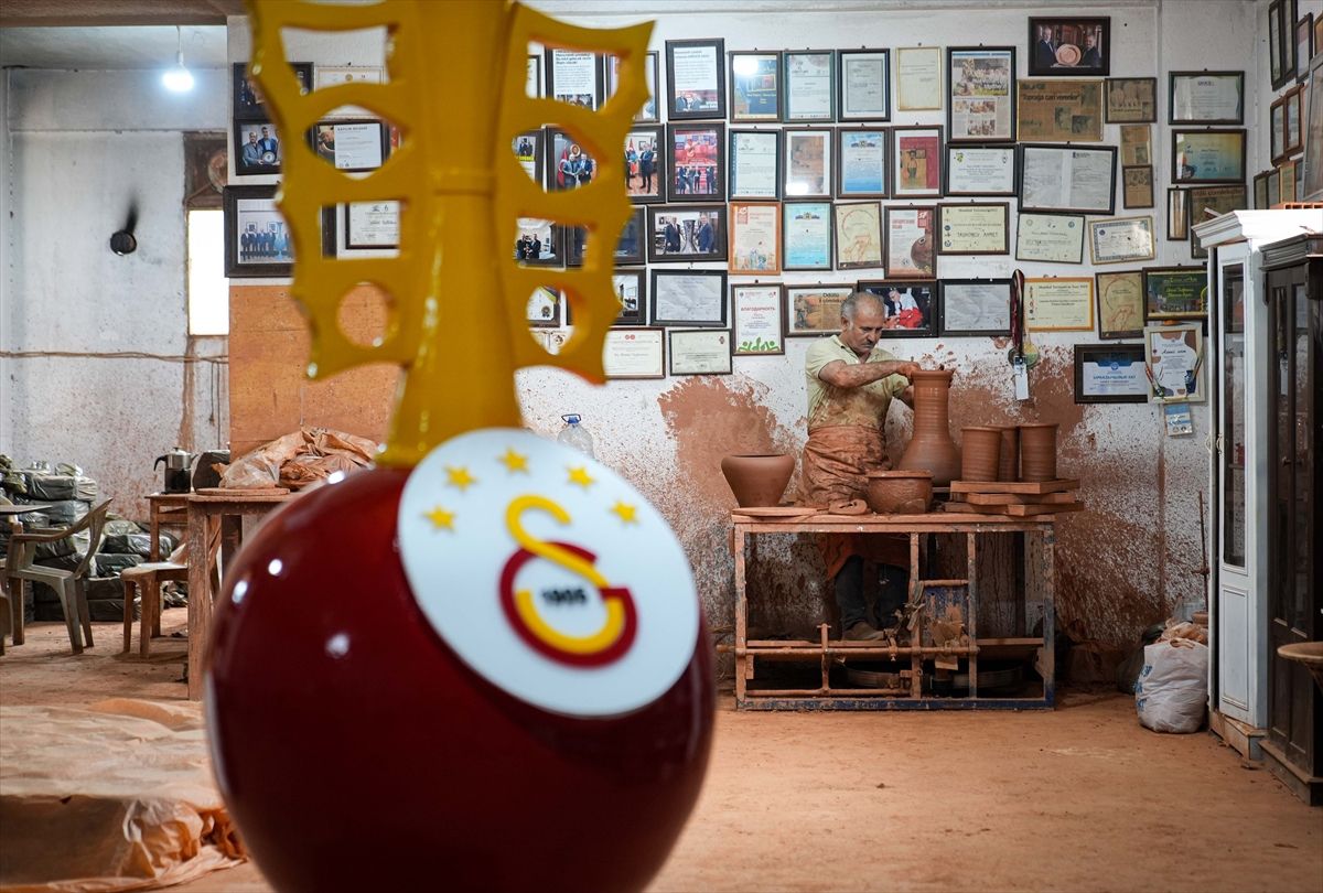 UNESCO ustasından Galatasaray'a 3 metrelik şampiyonluk vazosu