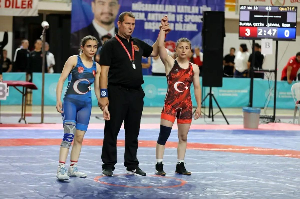 Yıldızlar Güreş Türkiye Şampiyonu, Sivas'ta devam ediyor