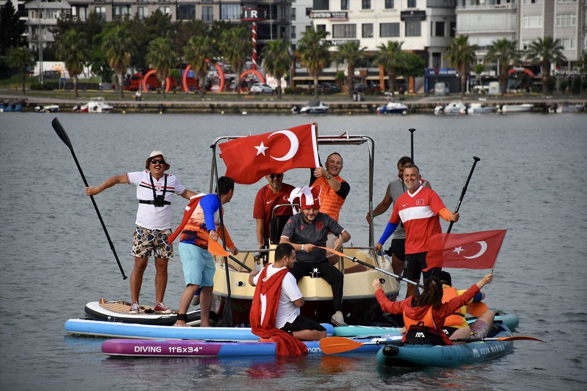 A Milli Futbol Takımı'nın maçını Karadeniz'den izlediler