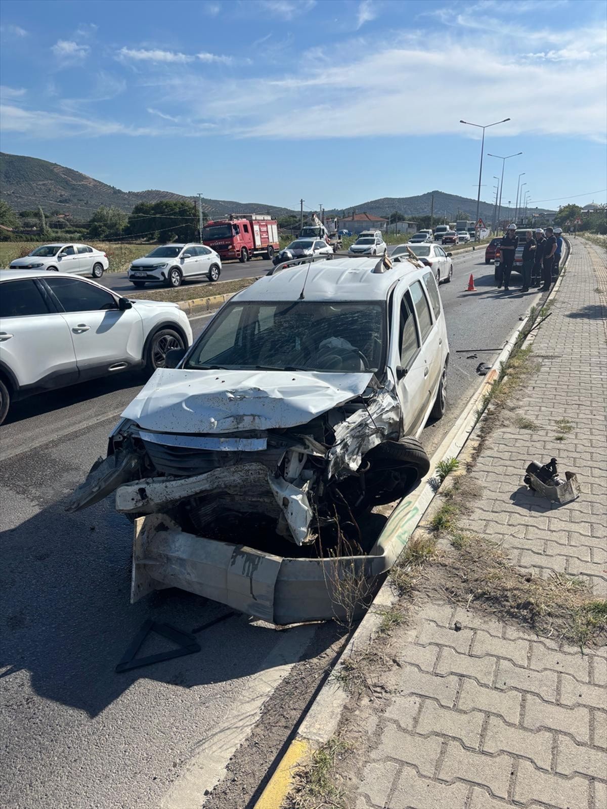 Balıkesir'de iki otomobilin çarpıştığı kazada 1 kişi yaralandı