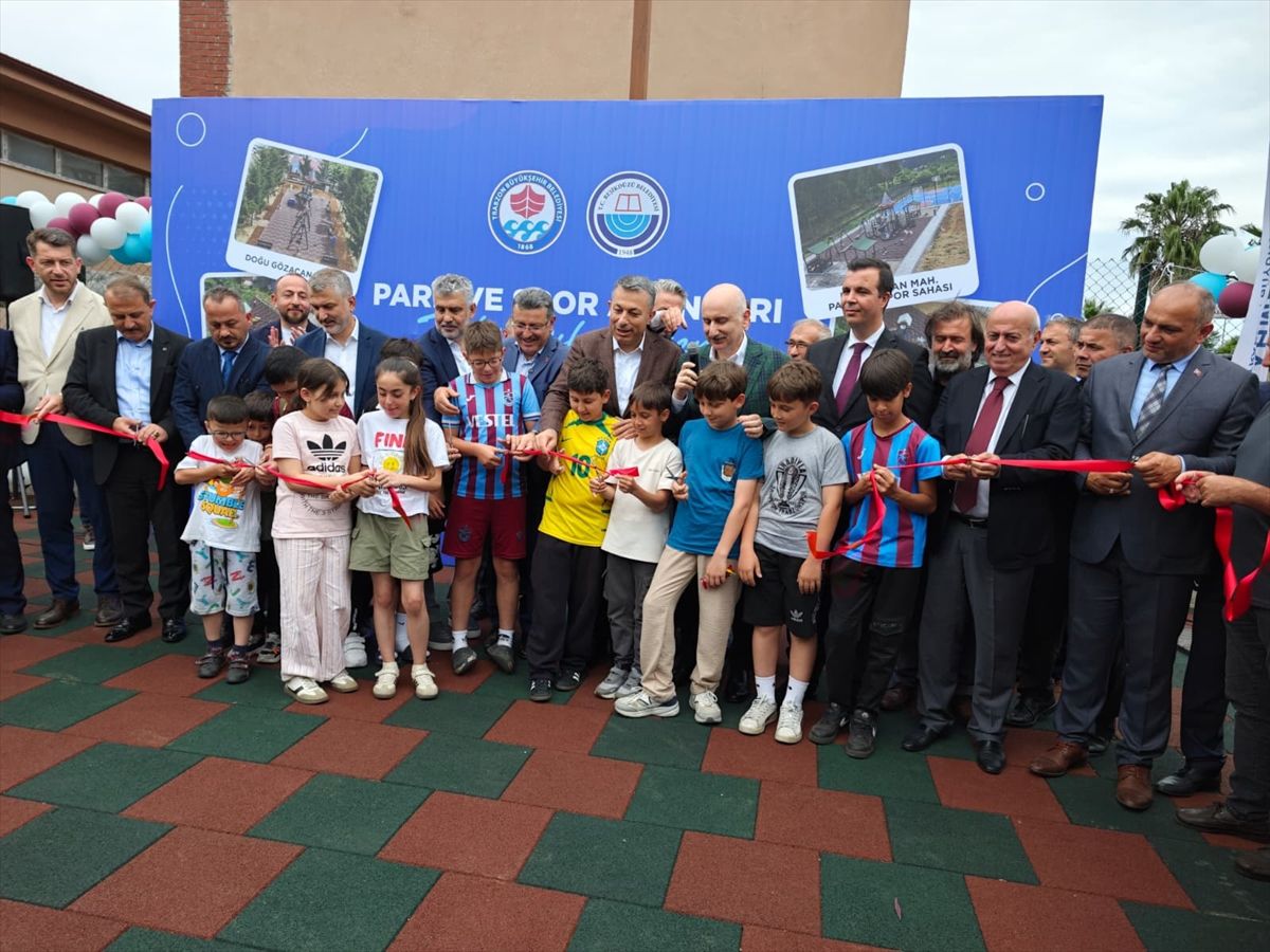 Beşikdüzü'nde 4 çocuk parkı hizmete açıldı