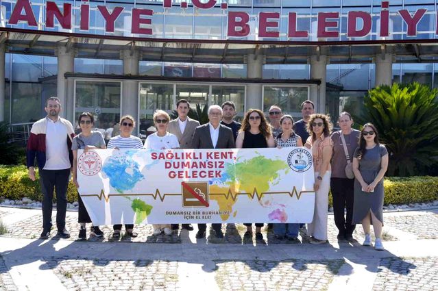 Burhaniye’de bağımlılıkla mücadelede farkındalık afişleri tanıtıldı
