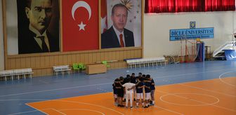 Dicle Üniversitesi Futsal Takımı şampiyonluk hedefiyle antrenman yapıyor