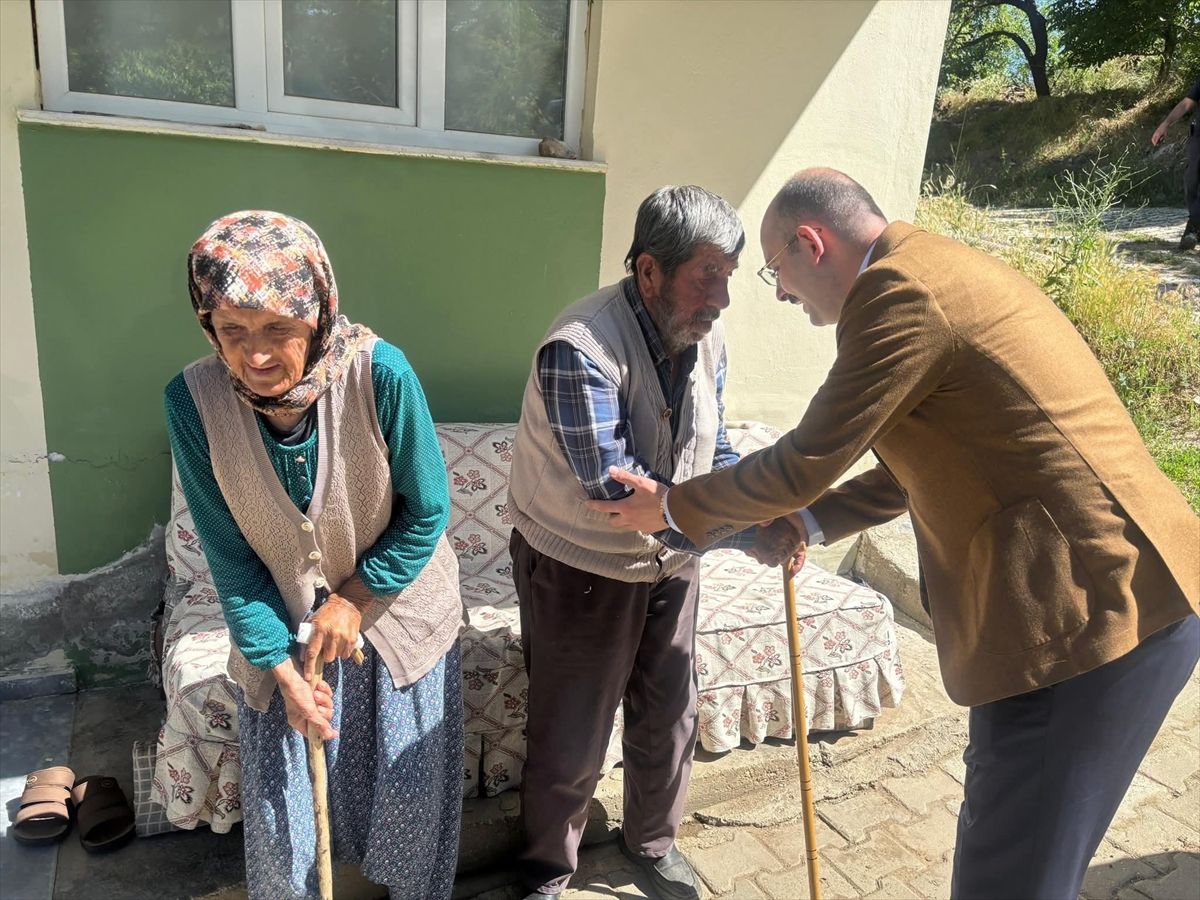 Kaymakam Sungur'dan Babalar Günü'nde şehit ailelerine ziyaret