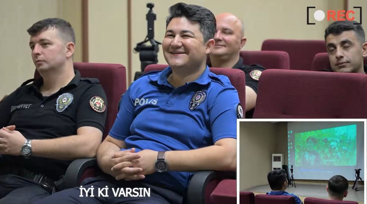 Polis Babalara Evlatlarından Duygusal Babalar Günü Sürprizi