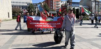 Erzurum'da sağlıkçılar Gazze için sessiz yürüyüşlerini 136. haftada sürdürdü