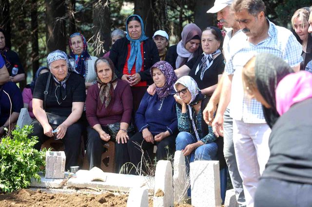 hatay da nisanli dehsetinde oldurulen baba ve 2 19970228 o