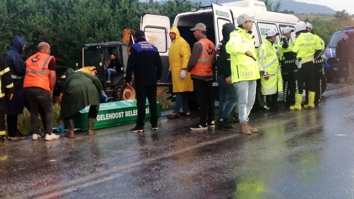 Isparta Valiliğinden kaza açıklaması: 4 ölü, 26 yaralı
