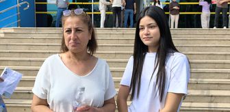 Karabük'te anne ve kızı aynı okulda üniversite sınavına girdi