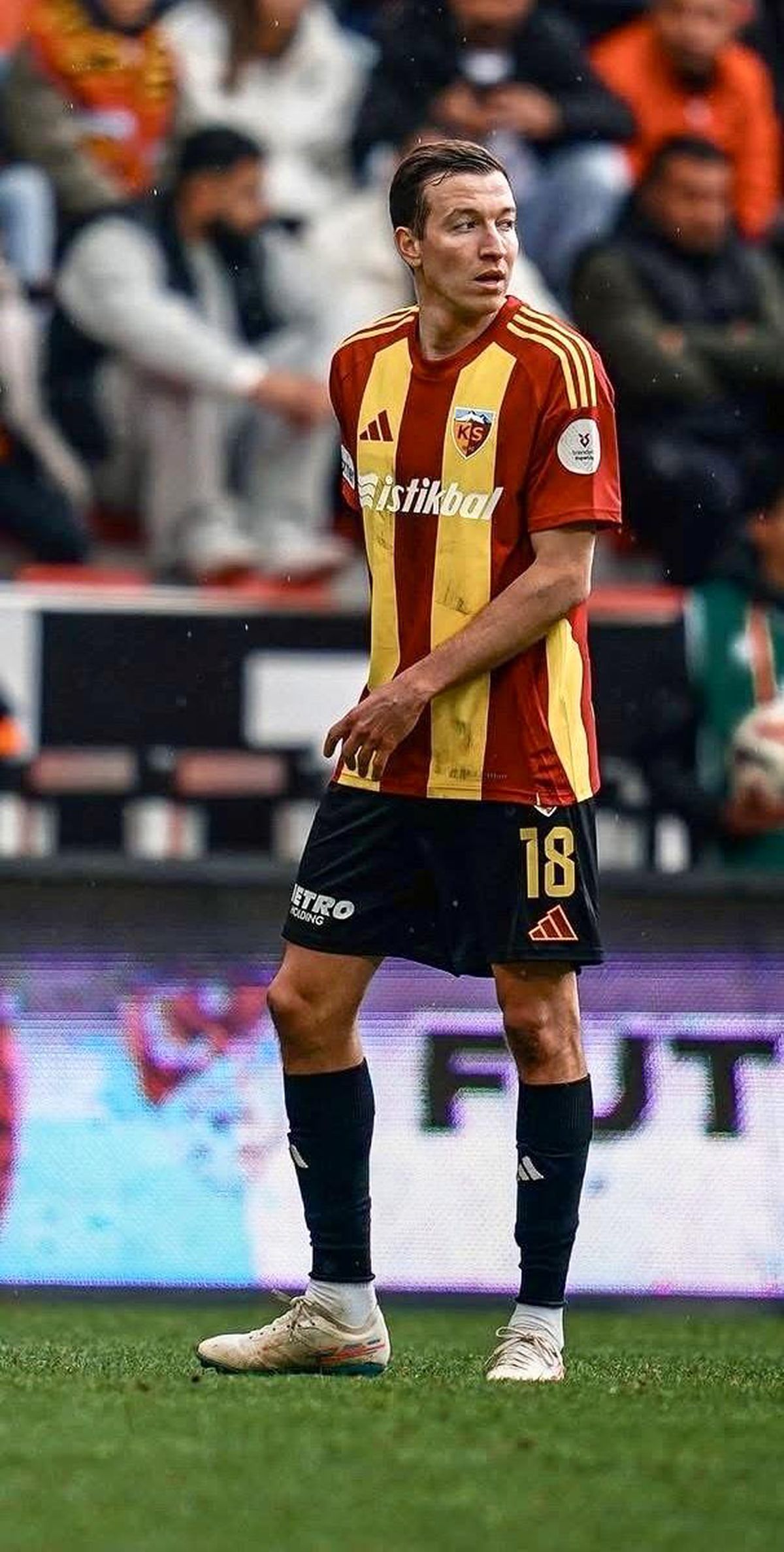 Kayserispor Kulübü binası ve logosu
