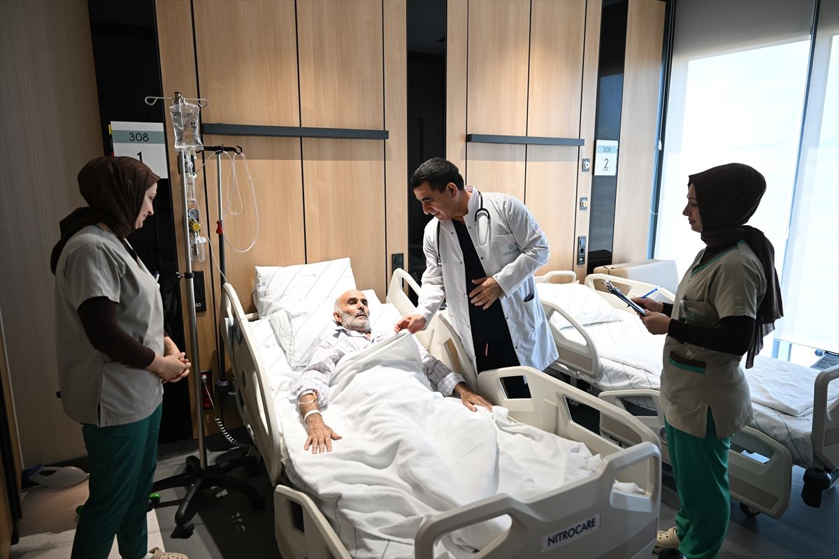 Kırgızistanlı pankreas hastası, Türkiye'de geçirdiği ameliyatla sağlığına kavuştu