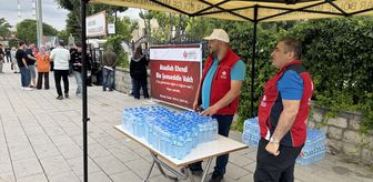 Konya'da 2 vakfın 'hayır şartı' kapsamında YKS adaylarına su dağıtıldı
