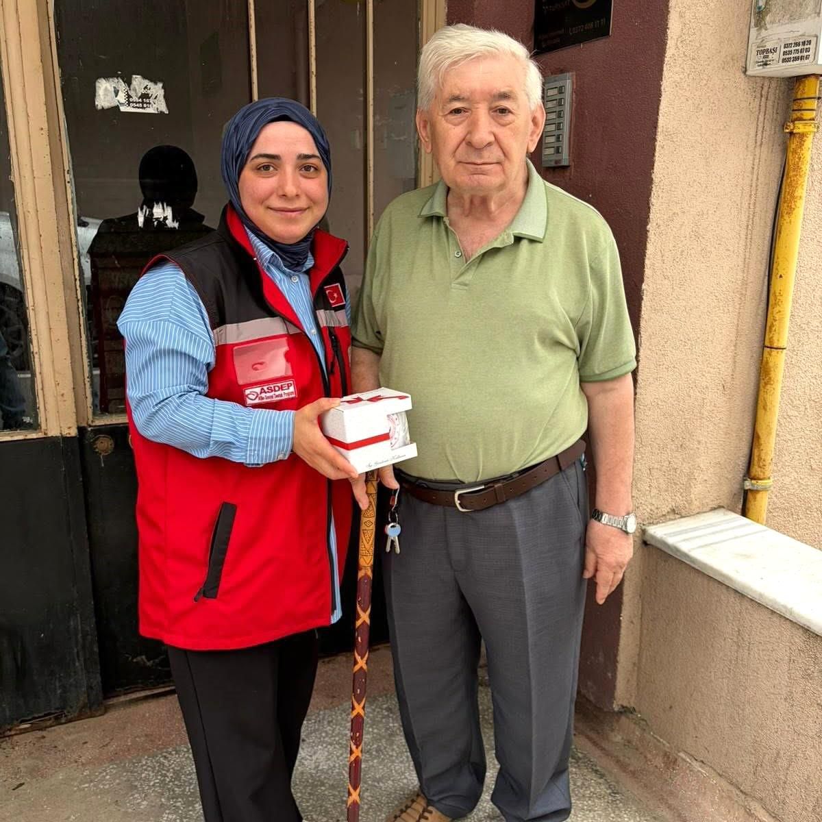 Kozlu’da Şehit Babalarına Anlamlı Babalar Günü Ziyareti
