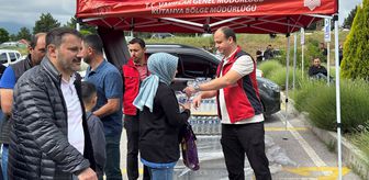 Kütahya Vakıflar Bölge Müdürlüğünce YKS'ye giren öğrencilere su dağıtıldı