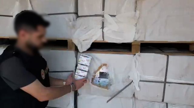 Another operation image showing drug seizure at Gurbulak