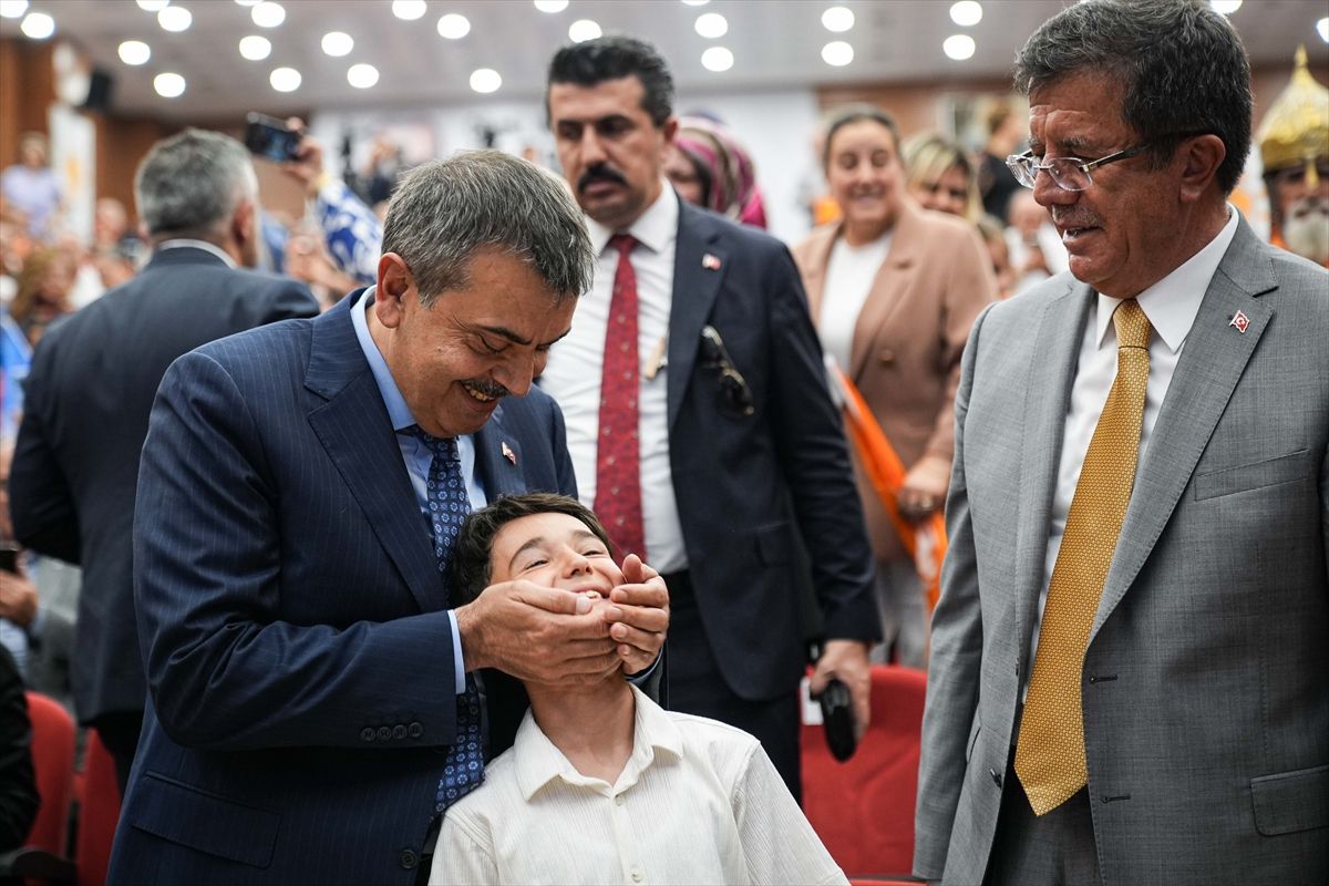 Milli Eğitim Bakanı Yusuf Tekin'in açıklamalarından detaylar.