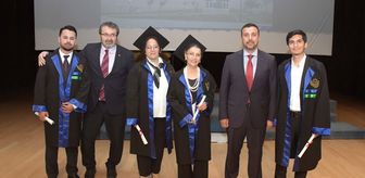 Üniversiteyi 76 yaşında bitirip mezuniyet sevinci yaşadı