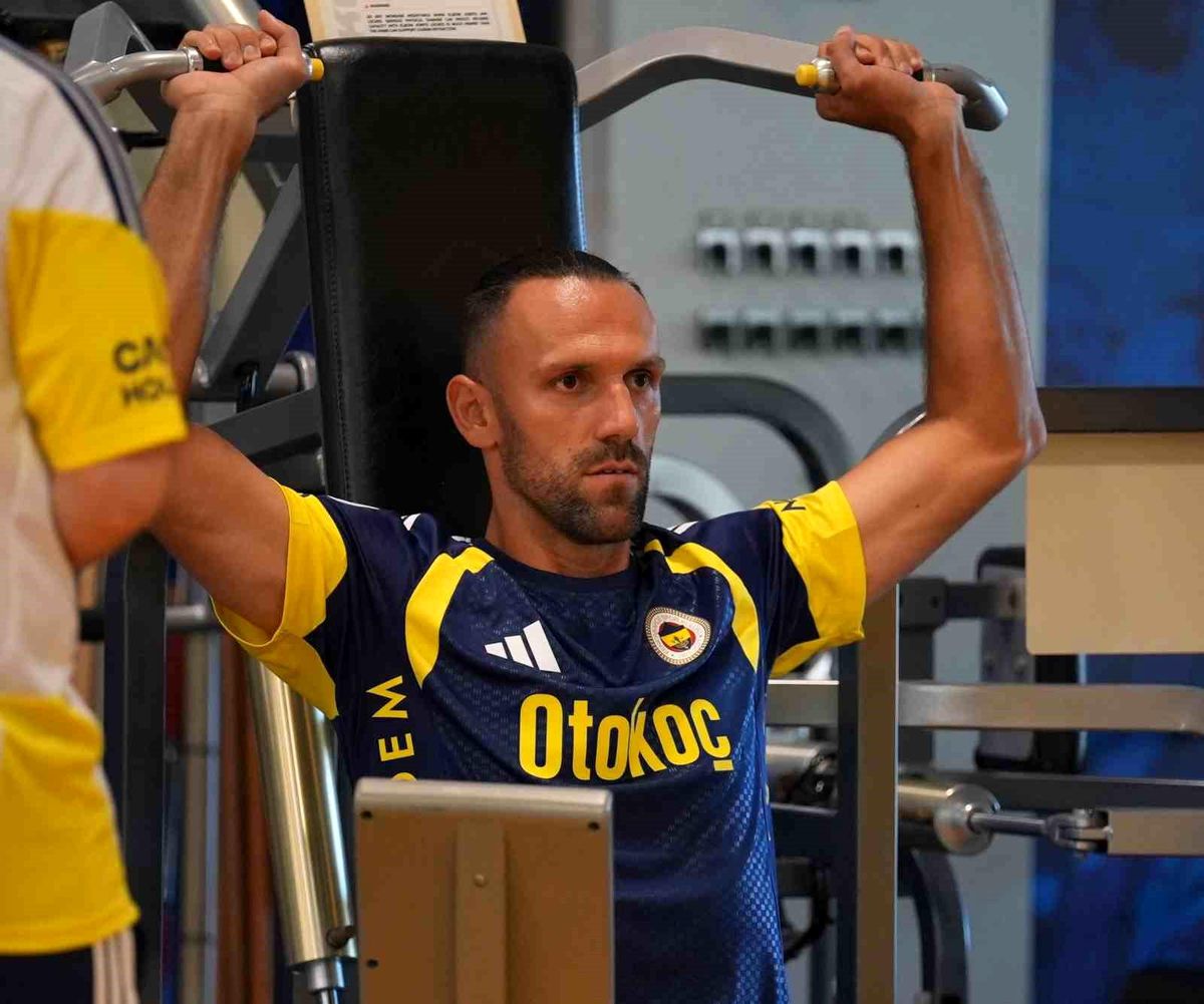 Vedat Muriqi'nin Fenerbahçe tesislerinde antrenman yaparken çekilmiş fotoğrafı.