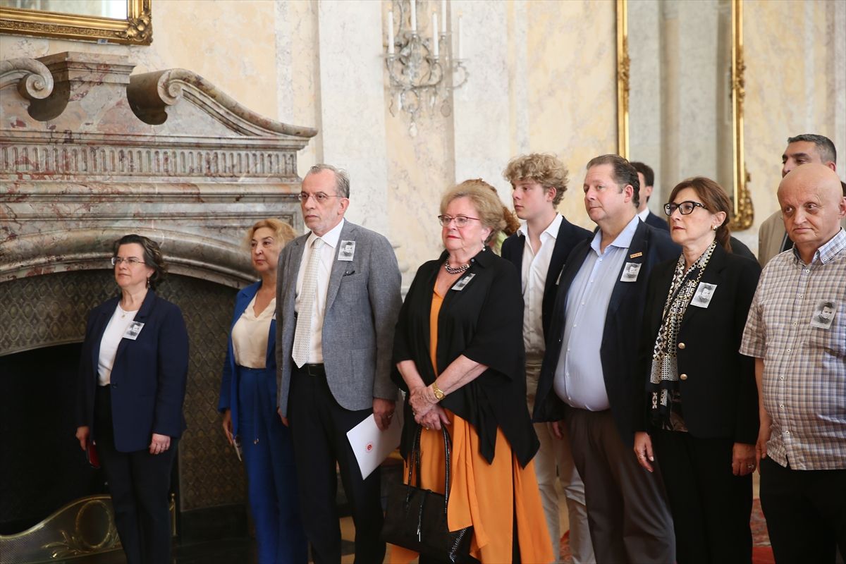 Viyana'da şehit edilen Çalışma Müşaviri Erdoğan Özen için düzenlenen anma töreninden bir kesit.