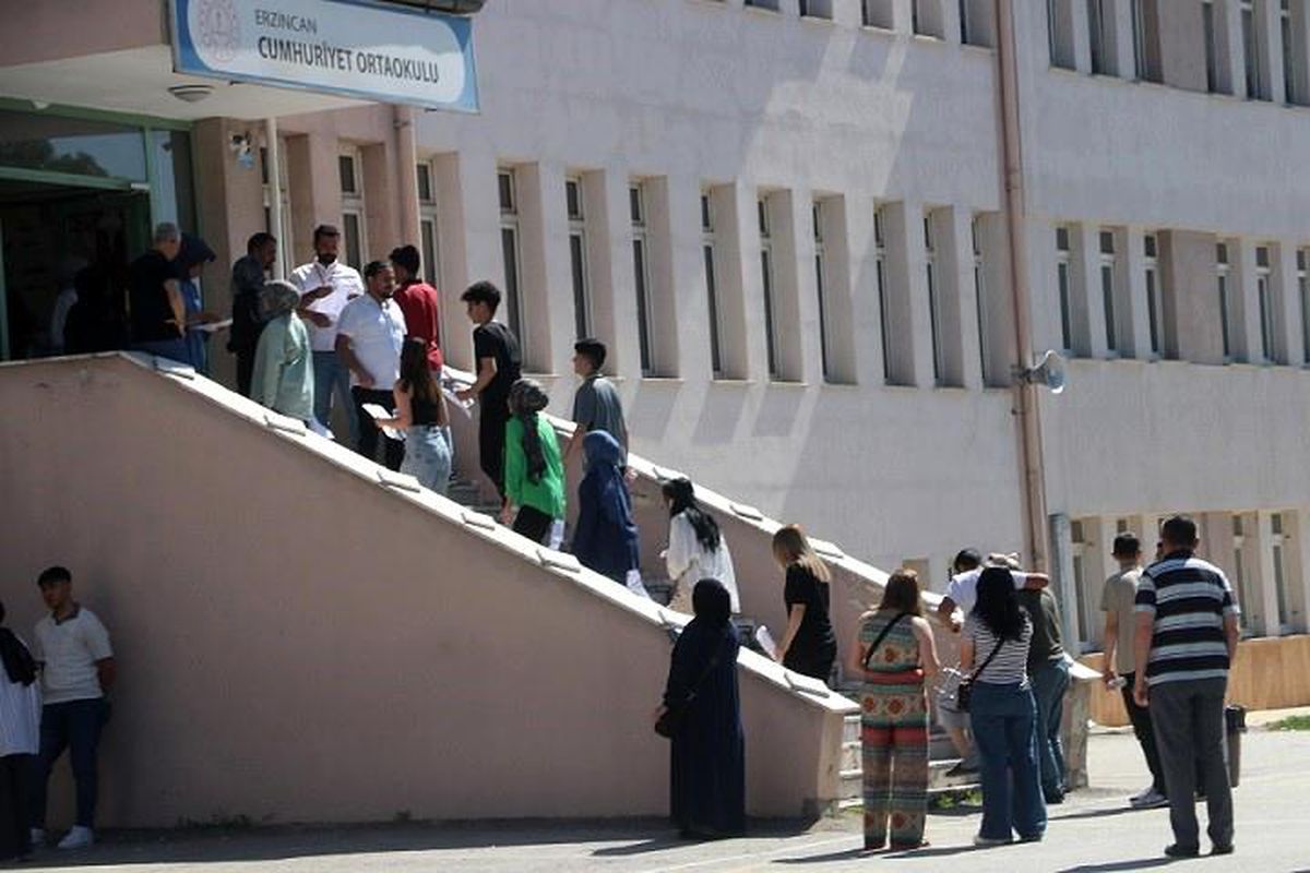2026 YKS TYT sınavı Erzincan'da başladı
